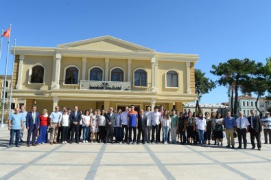 Edirne'de LYS'de İlk Bine Giren Öğrencilere Ödülleri Verildi