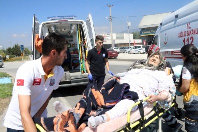 Hasta Taşıyan Ambulans Kaza Yaptı Açıklaması 1 Yaralı
