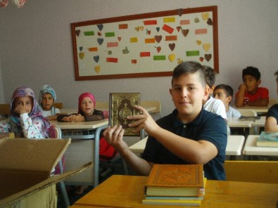 Trabzon Platformu'ndan Öğrencilere Kur'an-I Kerim