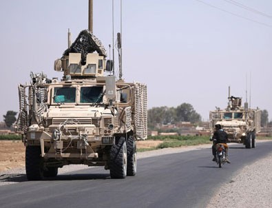 YPG'li teröristlere giden konvoy fotoğraflandı