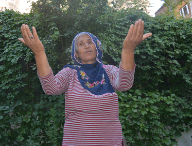 HDP'lilerden anneye kaynar su