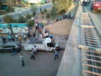 FIRAT NEHRİ - Birecik'te Kamyonet Köprüden Düştü Açıklaması 3 Yaralı