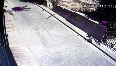 Dolap Takarken Camdan Düşen Mobilyacı Hastanede Öldü