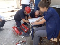 KAHRAMANMARAŞ SÜTÇÜ İMAM ÜNIVERSITESI - Eli Et Makinasına Sıkışan Çocuğun Yardımına İtfaiye Yetişti