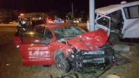 Samsun'da Minibüs İle Otomobil Çarpıştı Açıklaması 4 Yaralı