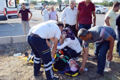 Sivas'ta Trafik Kazası Açıklaması 5 Yaralı