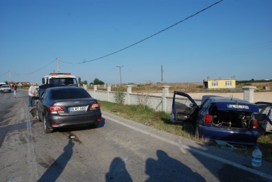 Tekirdağ'da İki Otomobil Çarpıştı Açıklaması 4 Yaralı