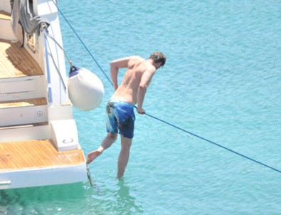 Kıvanç Tatlıtuğ ölümden döndü