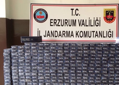 Otobüsün Tavanına Gizlenen 5 Bin 180 Paket Kaçak Sigara Ele Geçirildi