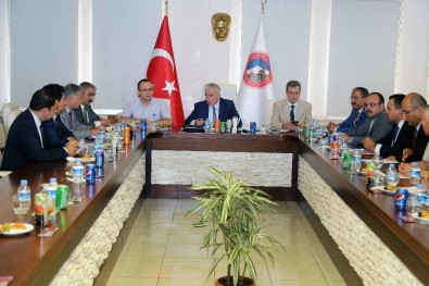 Vali Kamçı Kaymakamlarla Toplantı Yaptı