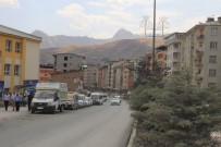 HIZ LİMİTİ - Hakkari'de Yollar Asfaltlandı Sürücüler Hız Limitini Aştı