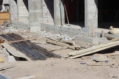 İnşaatta Kafasına Kalas Düşen İşçi Hayatını Kaybetti