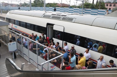 Tren Seferleri Durmuştu Açıklaması Yolcular Otobüslerle Taşınıyor