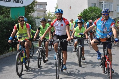 Gaziosmanpaşa'da Sağlık İçin 15 Kilometre Bisiklet Sürüldü