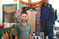 SANAT ATÖLYESİ - İkinci El Elbiselerle Sanata Destek Oluyorlar