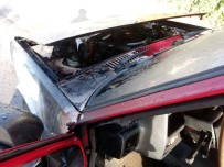 CEMAL GÜRSEL - Malatya'da Park Halindeki Araç Alev Alev Yandı