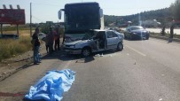 Manisa'da Otomobil İle Otobüs Çarpıştı Açıklaması 2 Ölü
