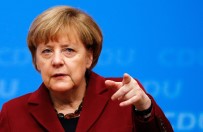SOSYAL DEMOKRAT PARTİ - Merkel İlk Hedefini Açıkladı