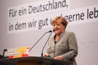 ELEKTRİKLİ OTOMOBİL - Merkel Seçim Çalışmalarına Başladı