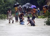 KIZILHAÇ KOMİTESİ - Nepal'i Muson Yağmurları Vurdu Açıklaması 49 Ölü
