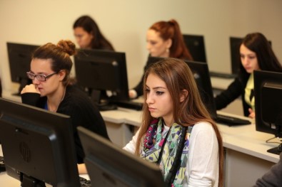 Yaşar Üniversitesi'nden Yüksek Lisans Ve Doktora Fırsatı