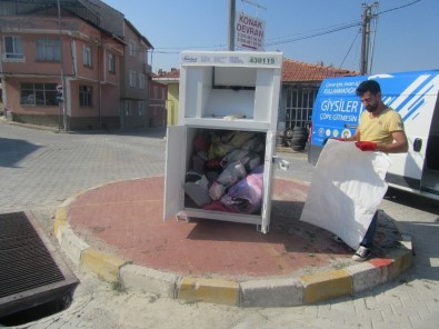 Emet Belediyesinin 'Atık Giysileri Toplama' Projesine İlgi