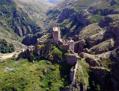 Tarihi Şeytan Kalesi ziyaretçilerini bekliyor