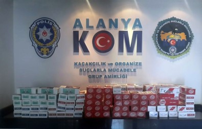 Alanya'da Kaçak Tütün Satıcılarına Operasyon