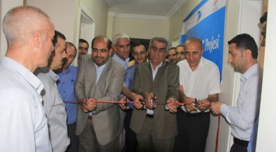Hakkari'de 'Ak Gençlik Merkezi' Açıldı
