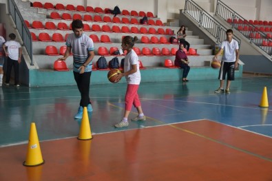 İpekyolu Belediyesinin Yaz Spor Okullarına Yoğun İlgi