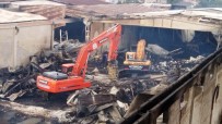 CAFER YıLMAZ - İşçiler, Yanan 15 Bin Metrekarelik Alanda Kayıp Patronlarını Arıyor