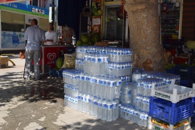 Kavurucu Sıcaklıkların Arttığı Malatya'da Hazır Suya Yoğun Talep