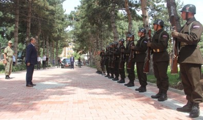 Vali Ustaoğlu'ndan Bölge Komutanlığına Ziyaret