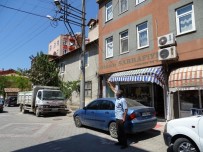 YÜKSEK GERİLİM - Yüksek Gerilim Hatlarına Çarpan Güvercin İlçeyi 2 Saat Elektriksiz Bıraktı