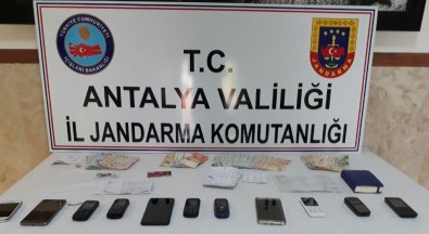 Antalya'da Jandarmadan Fuhuş Operasyonu
