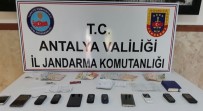 BANKA KARTI - Antalya'da Jandarmadan Fuhuş Operasyonu