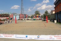 Bin 652 Rakımlı Ağrı'da Plaj Voleybolu