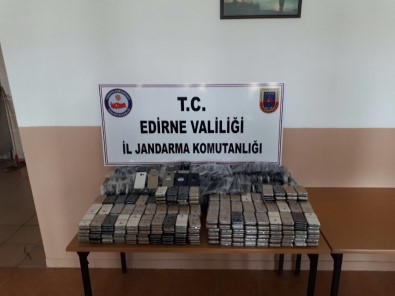 Edirne'de 750 Bin TL'lik Kaçak Cep Telefonu Ele Geçirildi