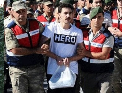 Mit tırlarının ''kurye'' avukatı, ''Hero'' tişörtlü sanığın da avukatı çıktı
