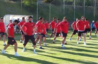 TEZAHÜRAT - Taraftarlar Diyarbekirspor'u Yalnız Bırakmıyor