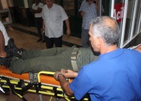 YARALI ASKER - Üzerine Yıldırım Düşen Asker Yaralandı