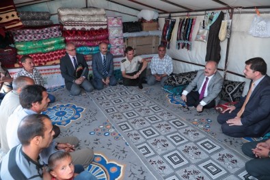 Vali Çakacak, Alpu'daki Mevsimlik Tarım İşçilerini Ziyaret Etti