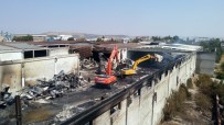 İPLİK FABRİKASI - Yanan Fabrikanın Sahibine 45 Saattir Ulaşılamıyor