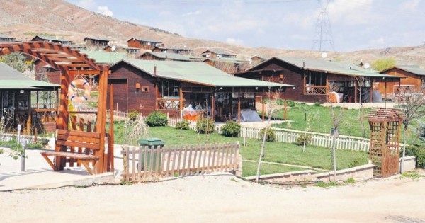 Selçuk Ağa’nın ‘kaçak’ köyü yıkılıyor