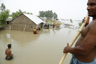Bangladeş'teki Sellerde Ölü Sayısı 50'Ye Yükseldi