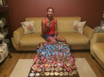 5 Yıla Üç Dünya Şampiyonluğu, 102 Madalya Sığdırdı