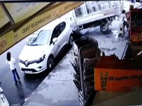 NALBUR DÜKKANI - Esenyurt'ta Kamyonet Dehşeti Kamerada