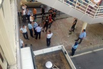 CEVIZLIBAĞ - Cevizlibağ'da Zabıta Ve Seyyar Satıcı Arasında Arbede