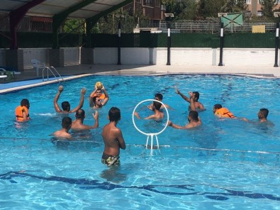 Engellilerden Su Topu Maçı