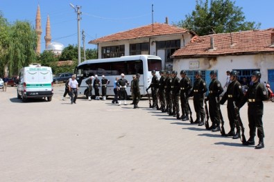 Evinde Ölü Bulunan Uzman Çavuş Son Yolculuğuna Uğurlandı